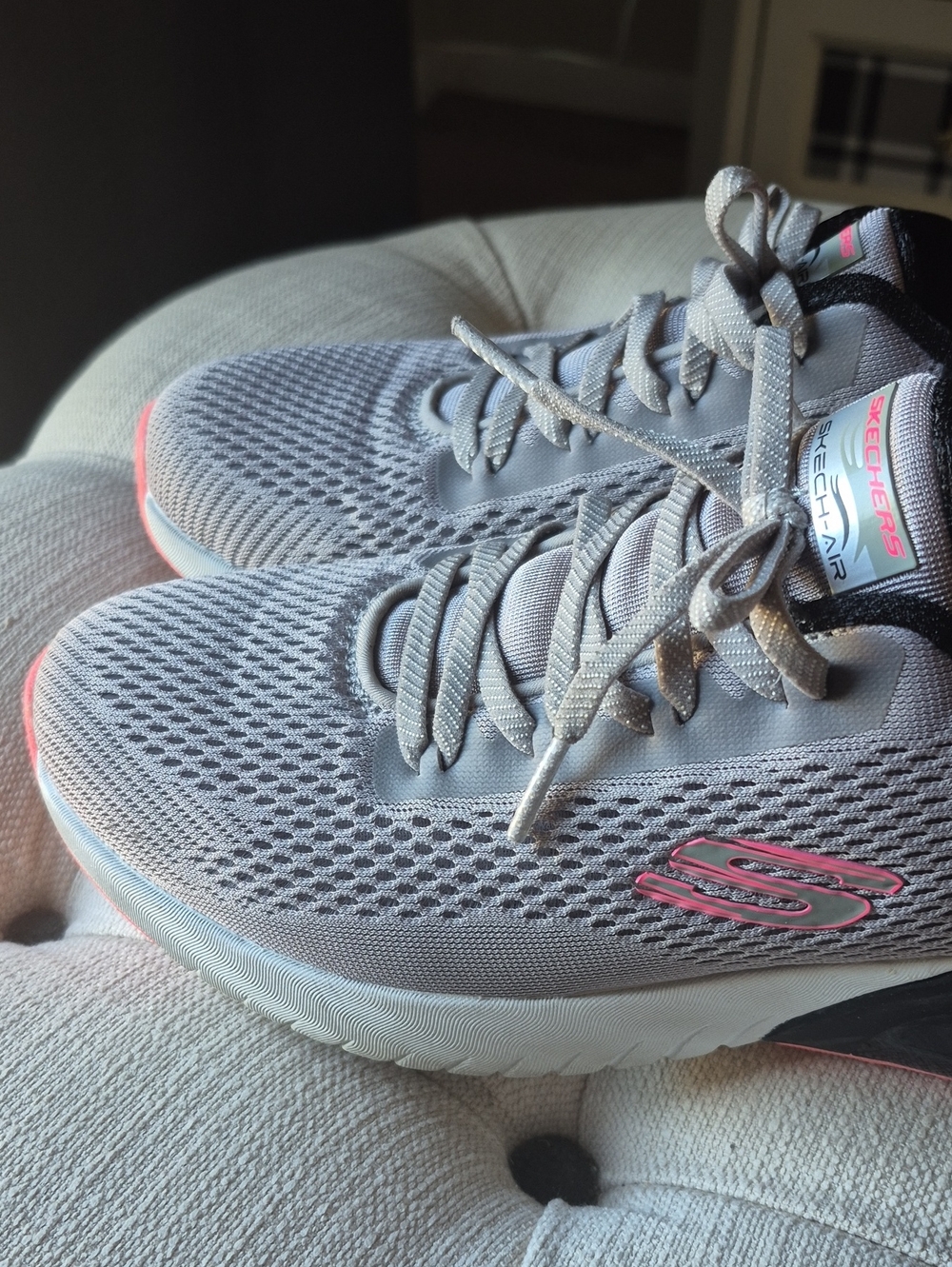 Skechers Gray/Black Patent Slip-on Skech-Knit Memory Foam Sneakers Sz. 9.5 - Picture 2 of 8